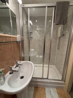 Bathroom - Thorpe Green House Vegetarian Bed and Breakfast (Whitby)