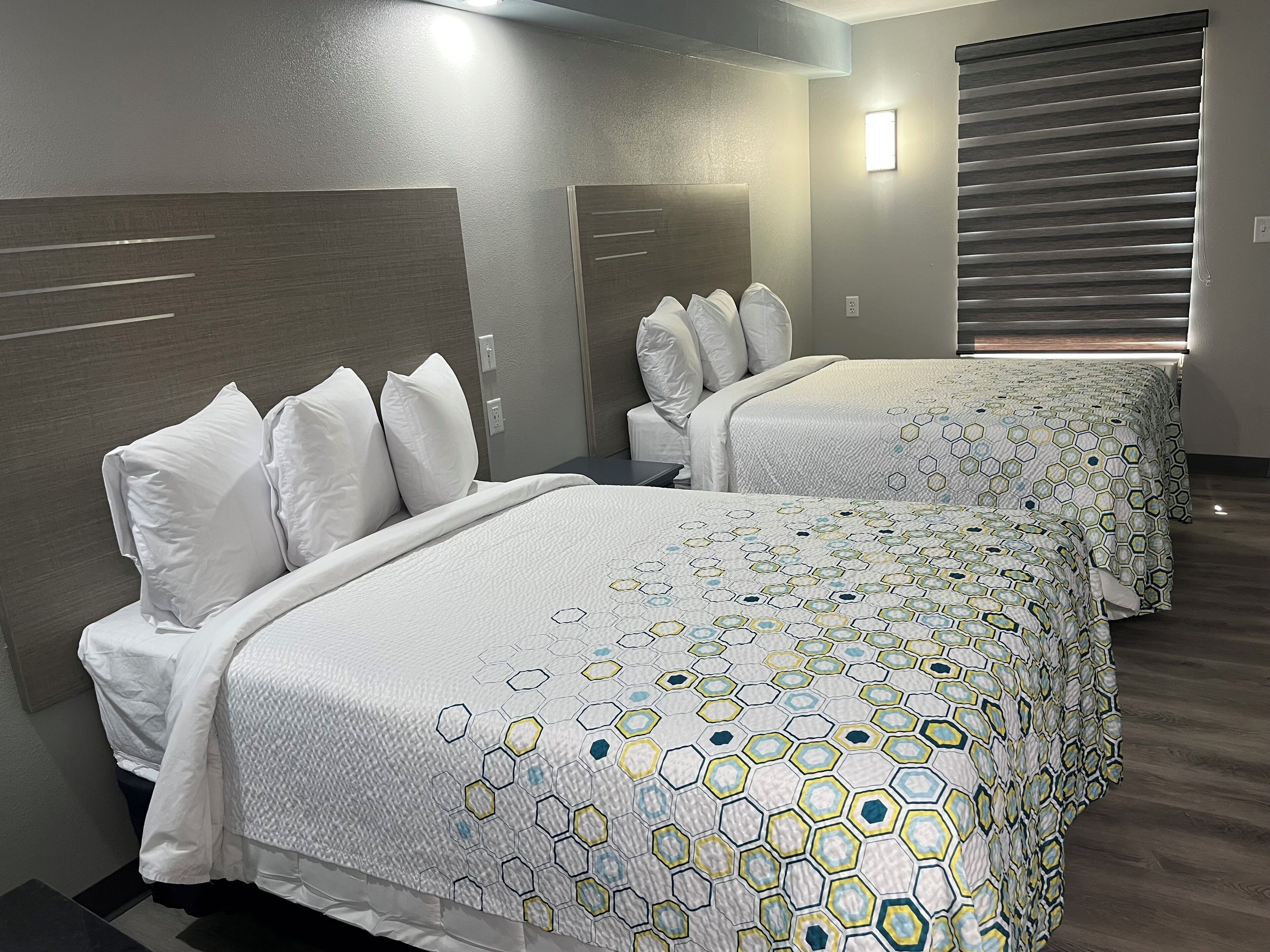 스튜디오, 더블침대 2개, 금연, 간이주방 | 암막 커튼, 다리미/다리미판, 무료 WiFi, 침대 시트