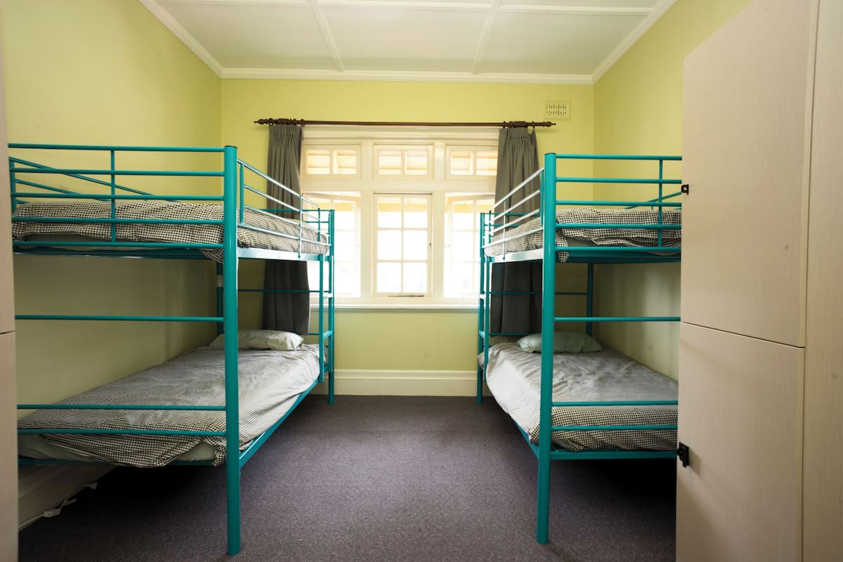 Blackout drapes, free WiFi, bed sheets