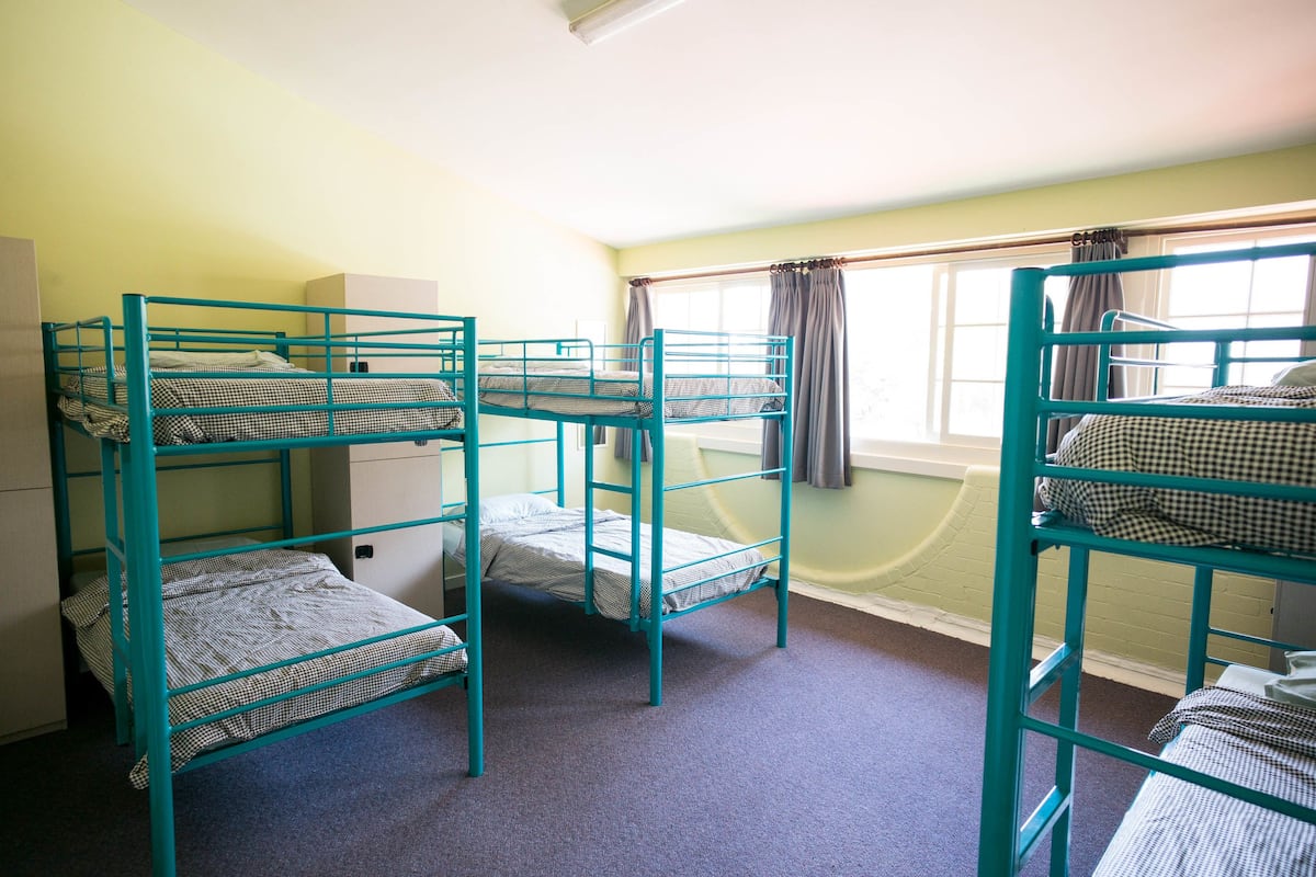 Bed in 6 Share Mixed with Shared Bathroom | Blackout drapes, free WiFi, bed sheets