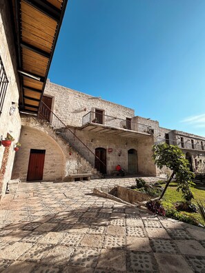 Exterior detail - Tambo del Solar Hotel (Arequipa)