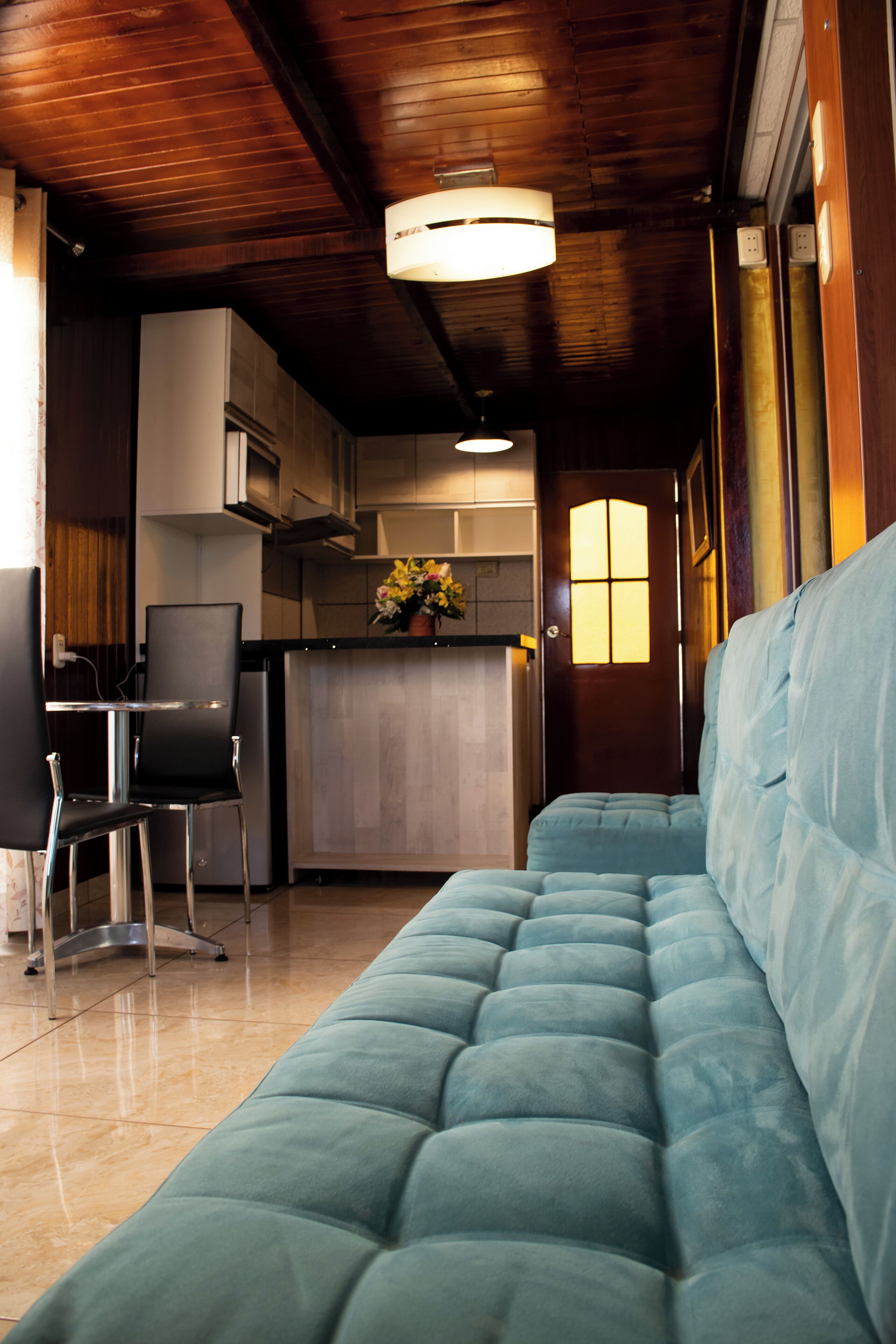 family room | living area | 40-inch smart tv with digital channels, tv, netflix