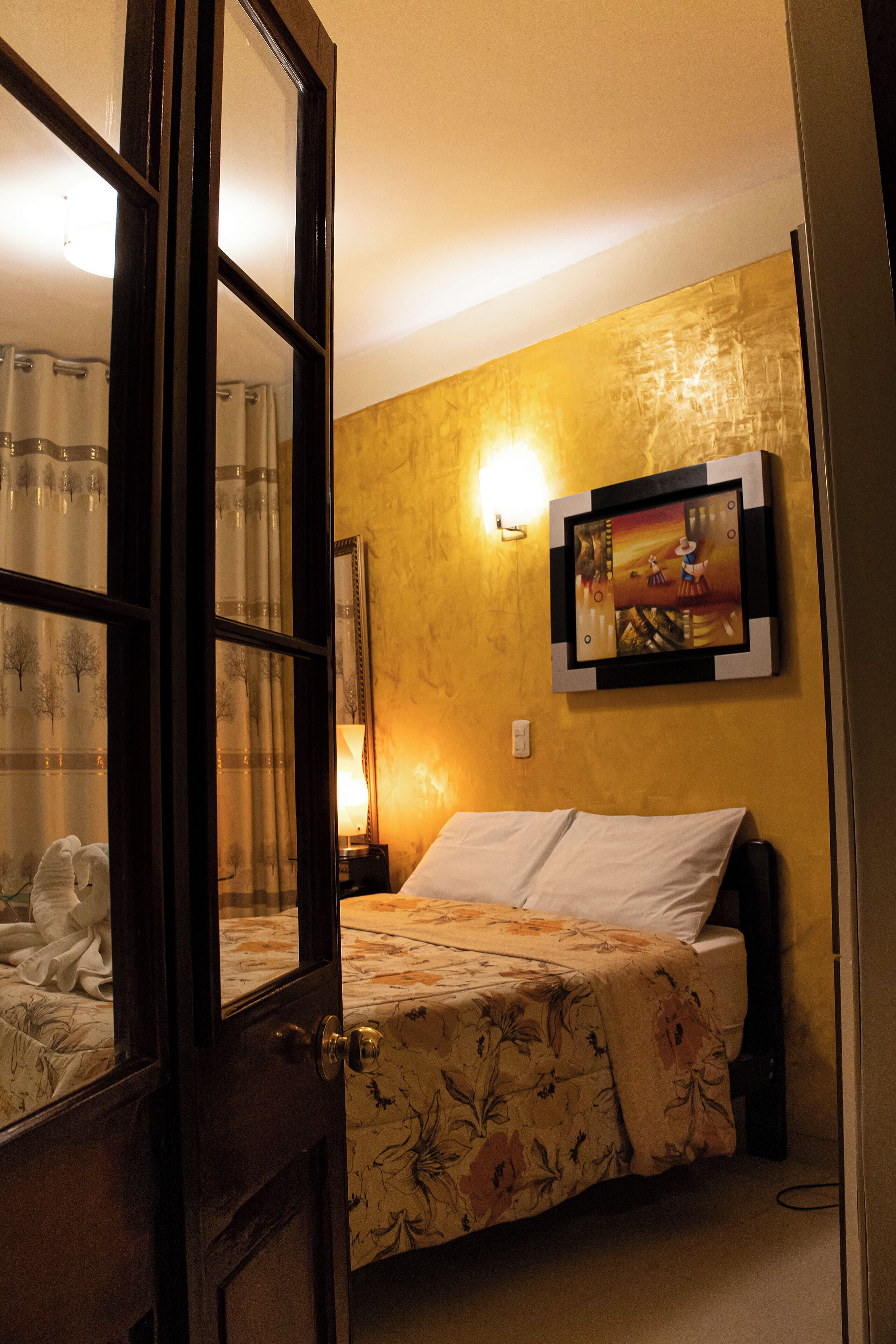 double room | free wifi, bed sheets