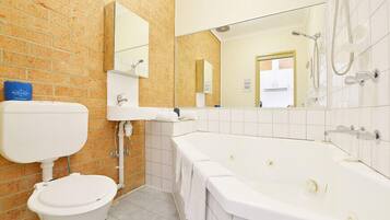 King Spa Room | Jetted bathtub