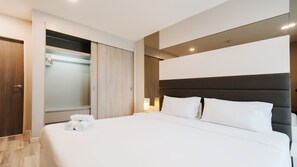 1 bedroom, desk, blackout drapes, free WiFi