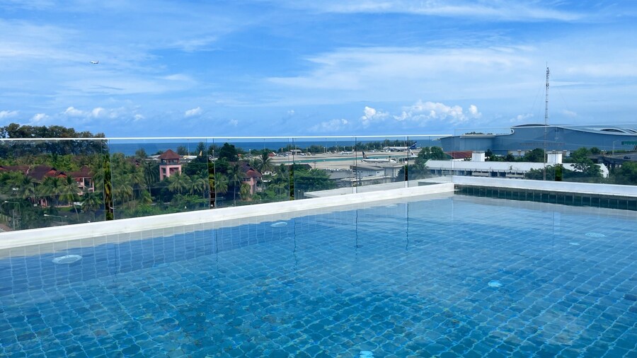 The Sixteenth Naiyang Beach Hotel
