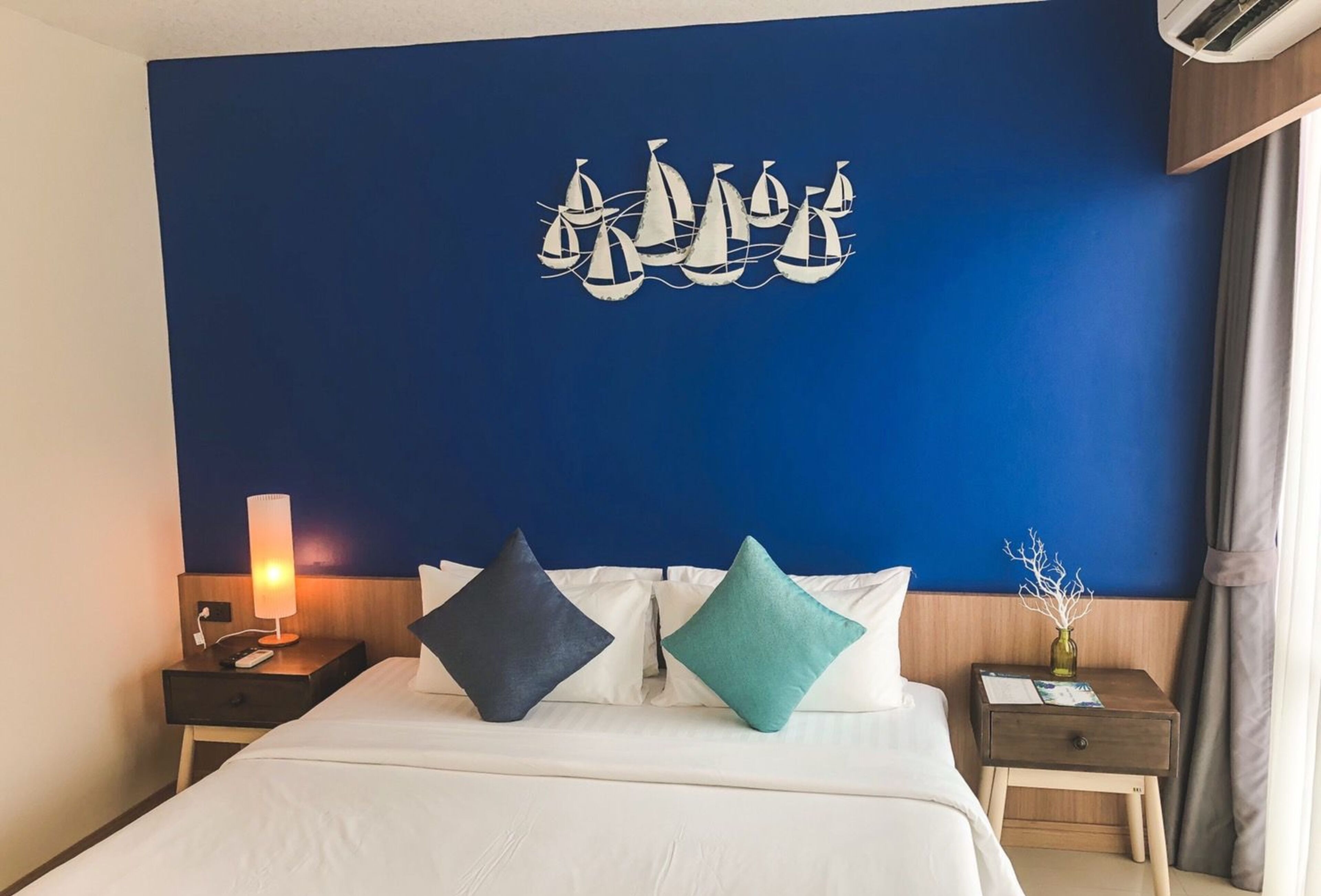 1 bedroom, in-room safe, desk, blackout curtains