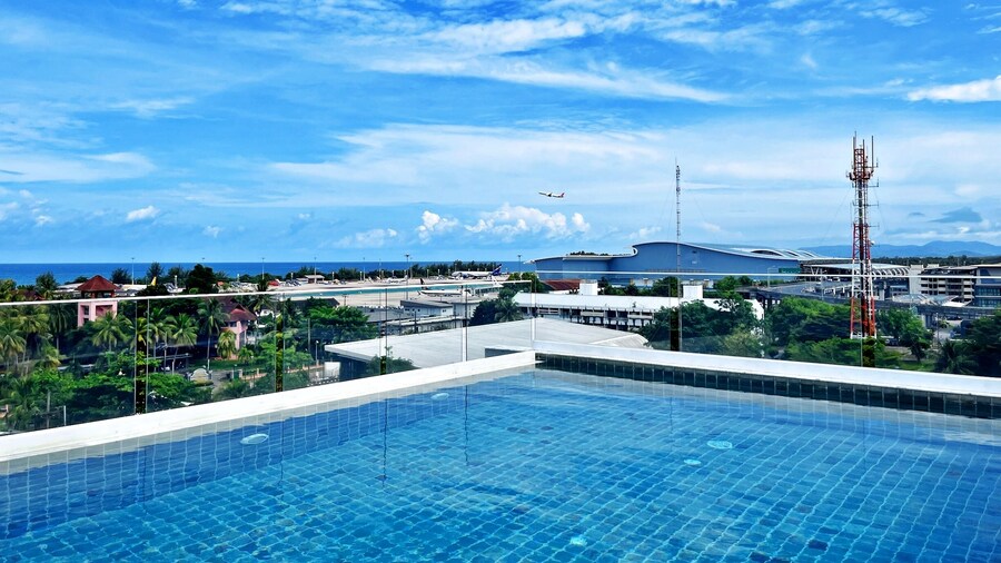 The Sixteenth Naiyang Beach Hotel