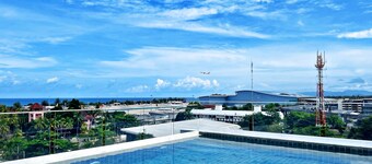 The Sixteenth Naiyang Beach Hotel