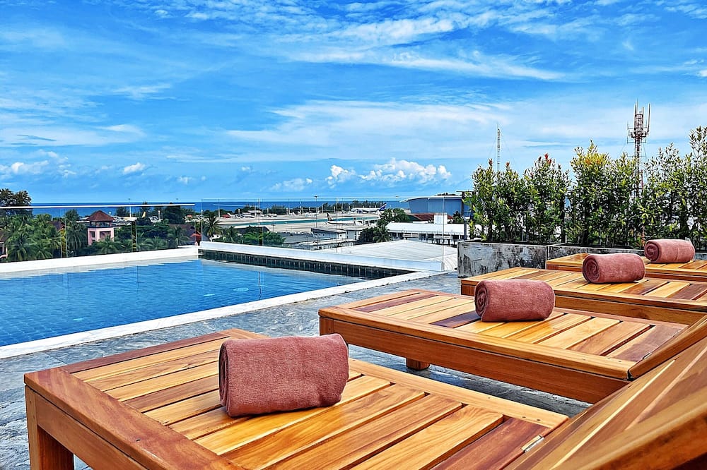 The Sixteenth Naiyang Beach Hotel