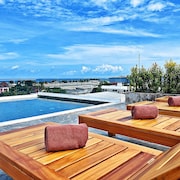 The Sixteenth Naiyang Beach Hotel