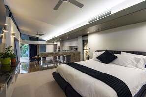 Ropa de cama de alta calidad y minibar
