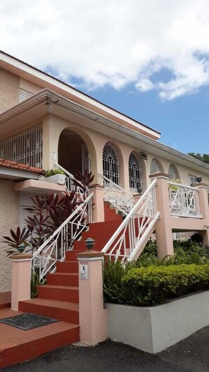 Voorkant van accommodatie