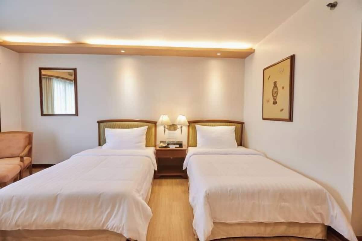 デスク、WiFi (無料)、ベッドシーツ