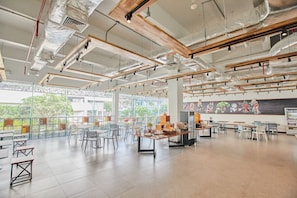 Café da manhã com buffet todos os dias (THB 307 por pessoa)