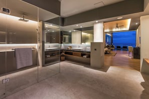 Presidential Penthouse | Premium bedding, minibar, in-room safe, desk