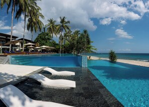 Outdoor pool - Katamaran Hotel & Resort Lombok (Senggigi)