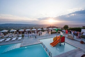 Alberca al aire libre por temporada