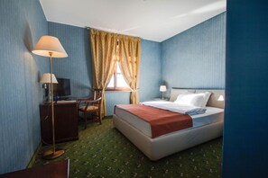 Premium bedding, minibar, desk, free cots/infant beds - Albergo Ristorante Ai Tardì (Diano d'Alba)