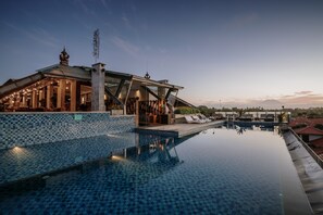 Outdoor pool - ARTOTEL Sanur Bali (Denpasar)