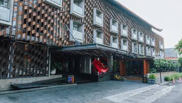 Mặt tiền nơi lưu trú