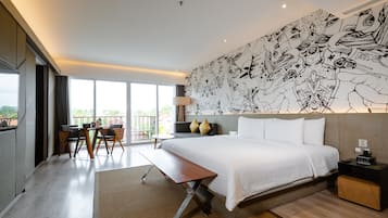 Studio 55 | Premium bedding, minibar, in-room safe, desk