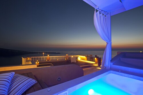 Oia Mansion