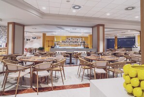 Restaurant - Holiday World Resort Affiliated by Meliá (Benalmádena)