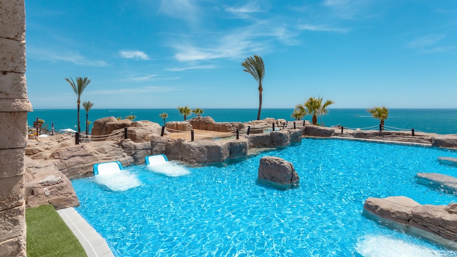 Holiday World Resort