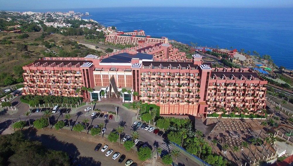 Holiday World Resort — Benalmadena