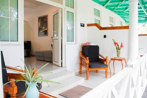 Standard-Apartment, Seeblick | Terrasse/Patio