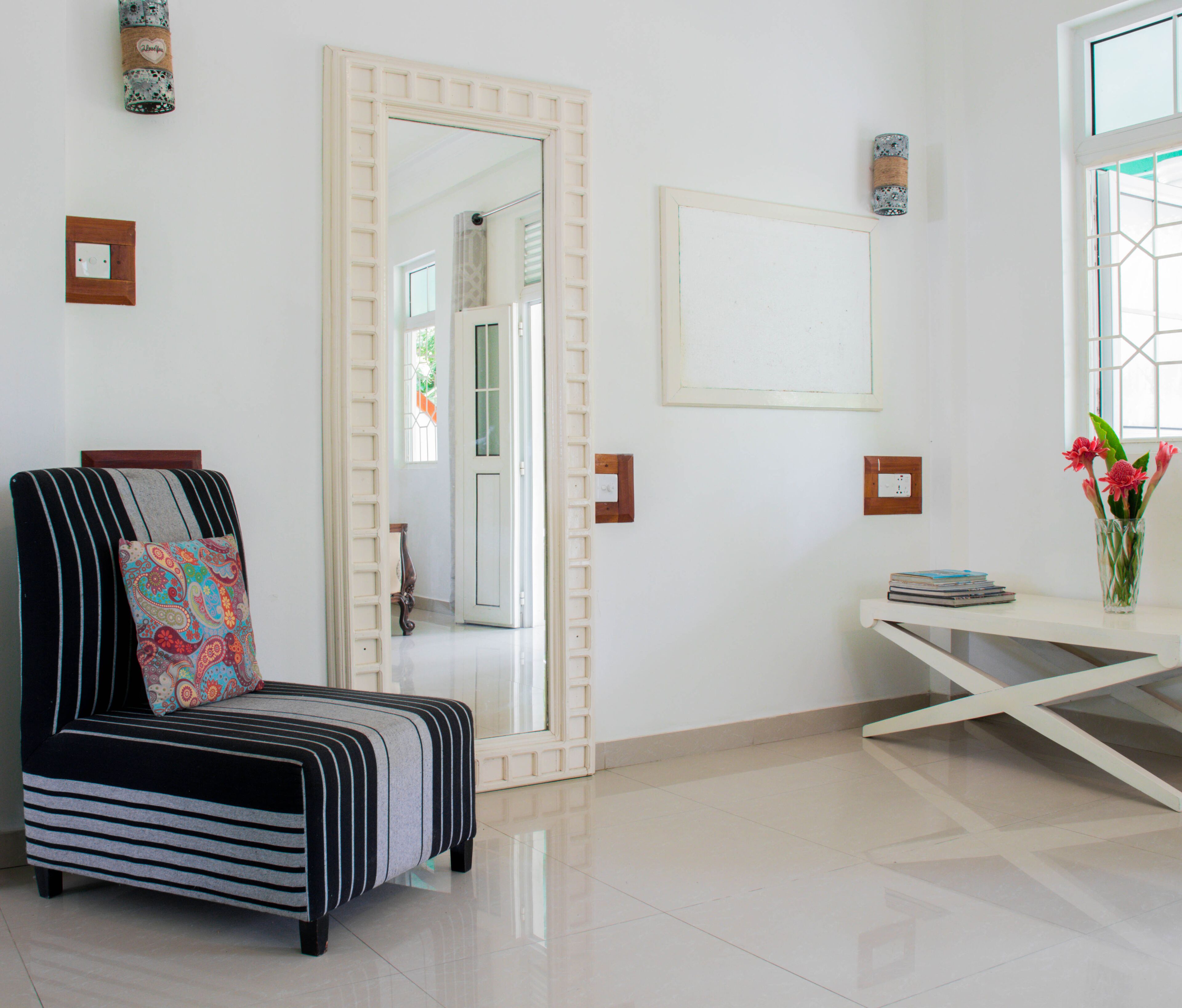 Apartamento familiar | Escritorio, tabla de planchar con plancha, wifi gratis y ropa de cama