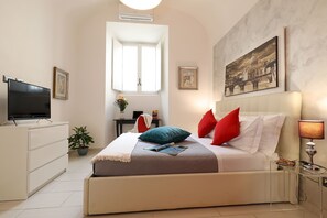 Superior Apartment | 1 bedroom, premium bedding, minibar, in-room safe