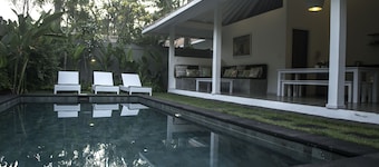 Gili Khumba Villas
