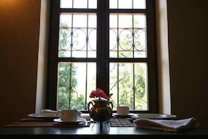 Free daily continental breakfast - Casa Isabella (Vaglio Serra)