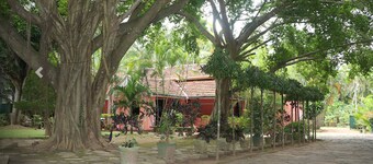 Villa Sunshine Hotel