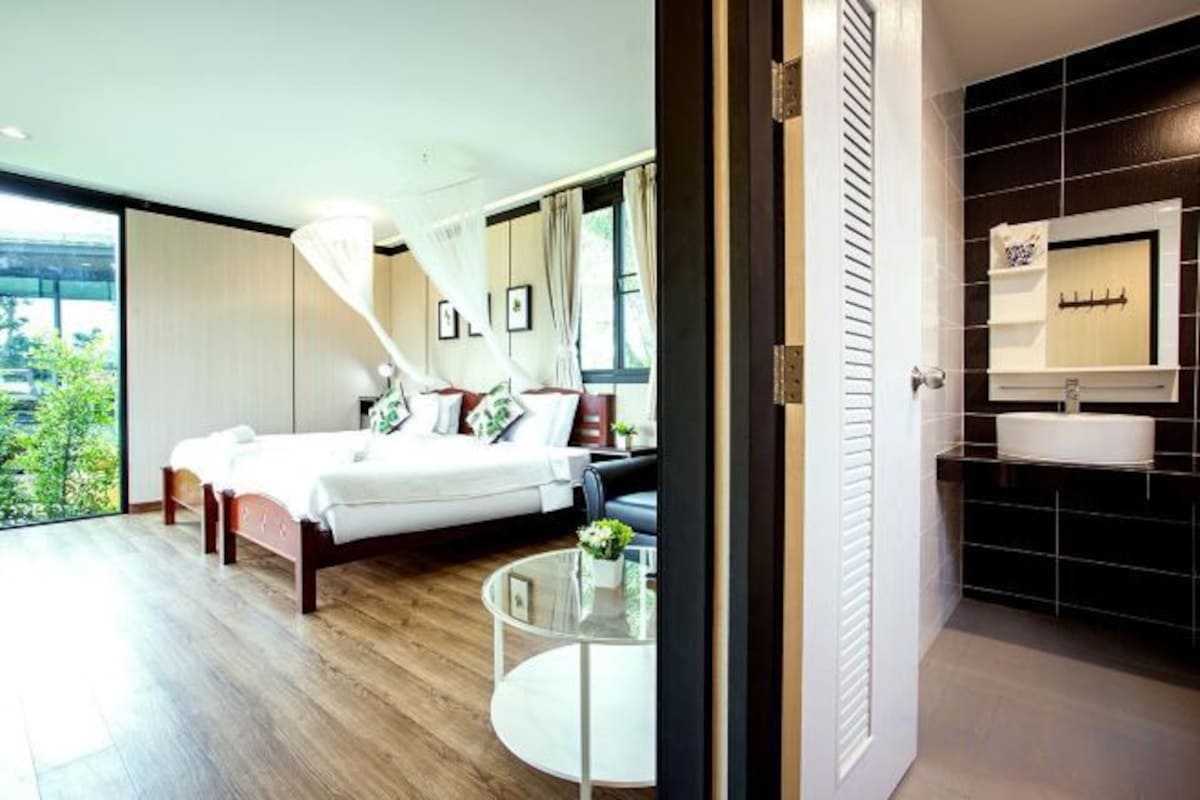 Minibar, caja fuerte, cortinas opacas y wifi gratis
