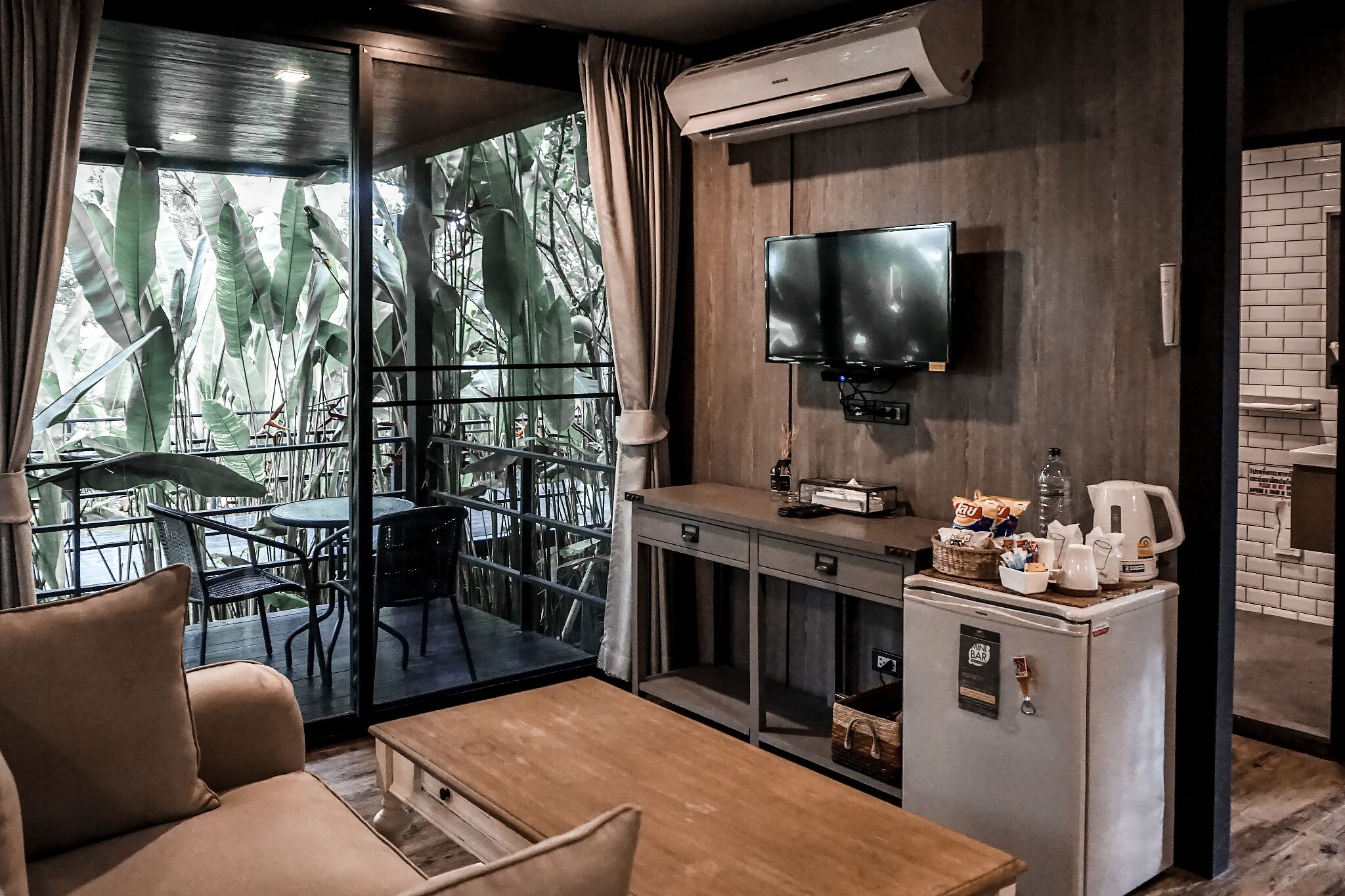 exclusive villa, 4 bedrooms, garden view, garden area | television