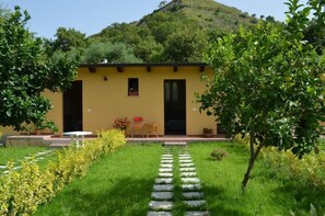 Exterior - Bed and Breakfast La Torretta (Drapia)