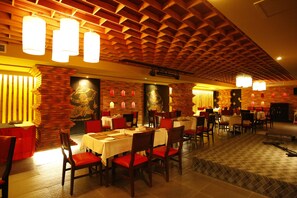 Daily cooked-to-order breakfast (BHD 3 per person)