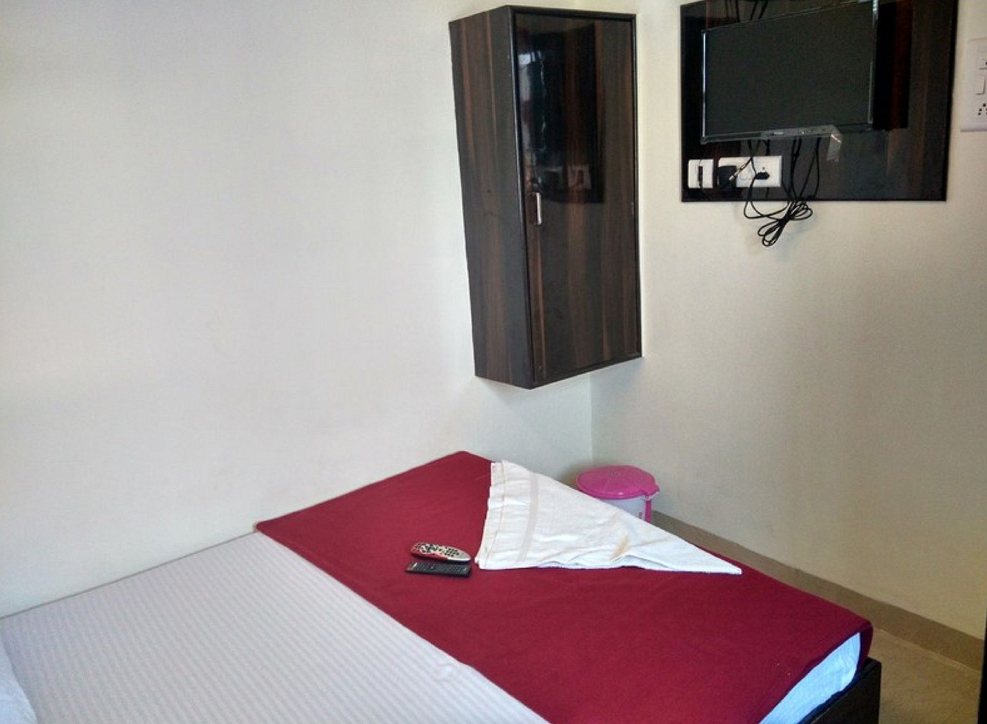 Phòng đôi Deluxe, 1 giường đôi | Két bảo mật tại phòng, truy cập Internet không dây miễn phí 