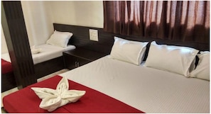 In-room safe, free WiFi