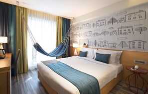 Luxury Twin Room | Premium bedding, minibar, in-room safe, desk - Hotel Aureole (Mumbai)