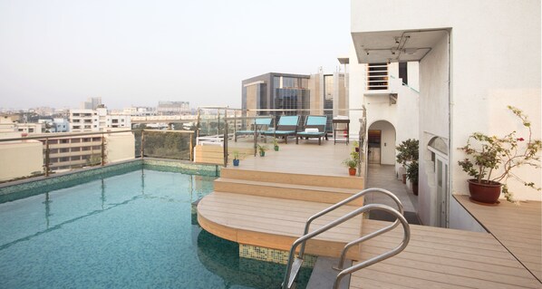Indoor pool - Hotel Aureole (Mumbai)