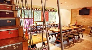 Dining - Hotel Aureole (Mumbai)