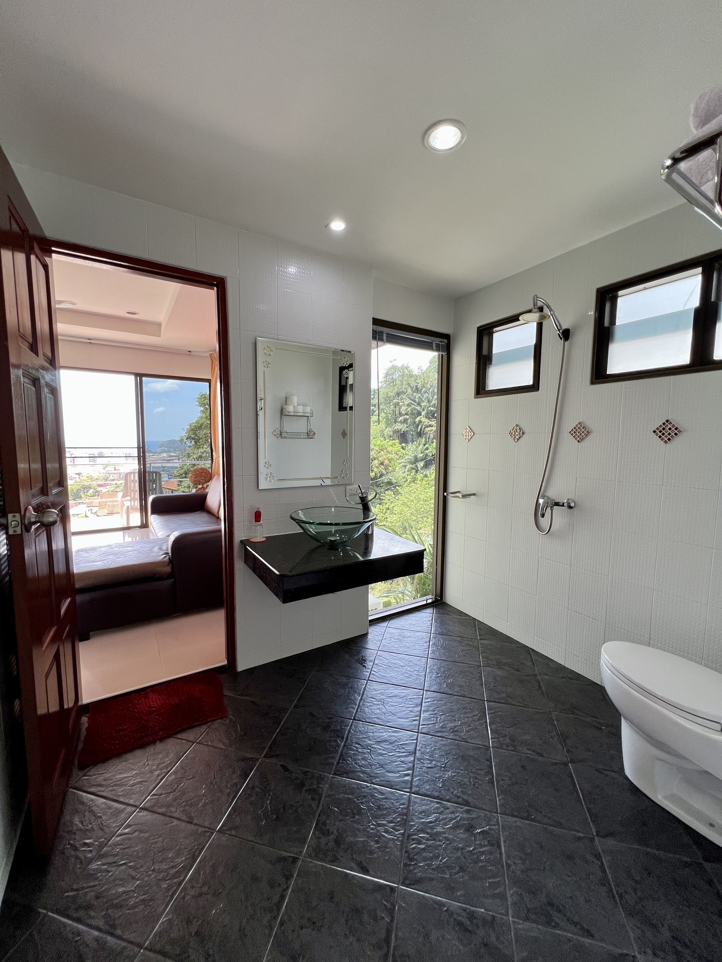 Apartment | Bathroom | Shower, free toiletries, hair dryer, towels
