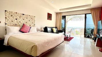 Superior Deluxe double room with Seaview | 起居区 | 平板电视、DVD 播放器