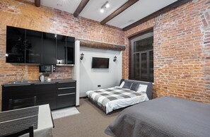 Family Studio, 1 Queen Bed with Sofa bed, Kitchenette, Courtyard View