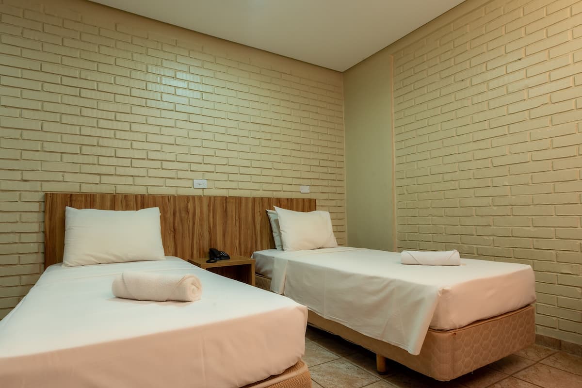 Minibar, fer et planche Ă repasser, Wi-Fi gratuit, draps fournis