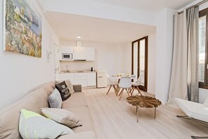 Loft, cocina básica (Deia) | Vistas desde la habitación